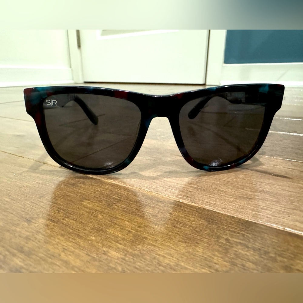 Shady Rays SE17 Sunglassed